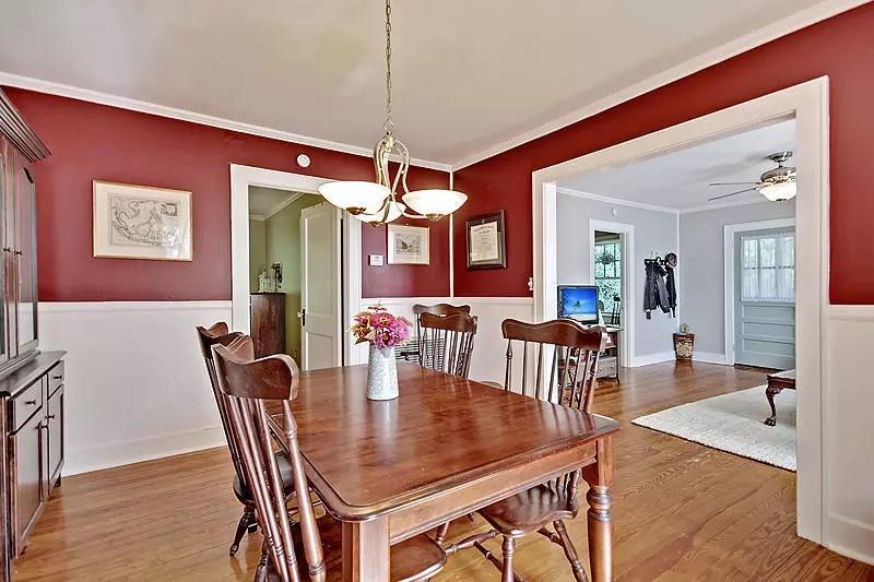 1607 Jessamine Road Charleston, SC 29407 - Photo 3 of 9 1607 Jessamine Dining