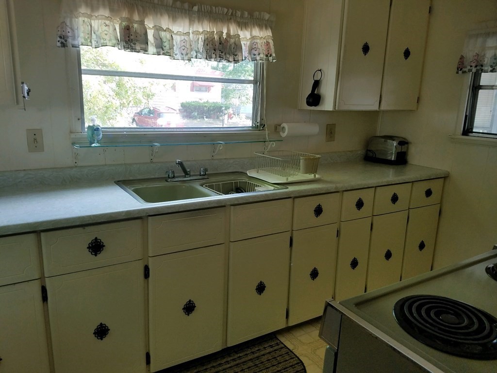 7 Timber Lane Wareham, MA 02576 - Photo 5 of 11 Gallery Image 5