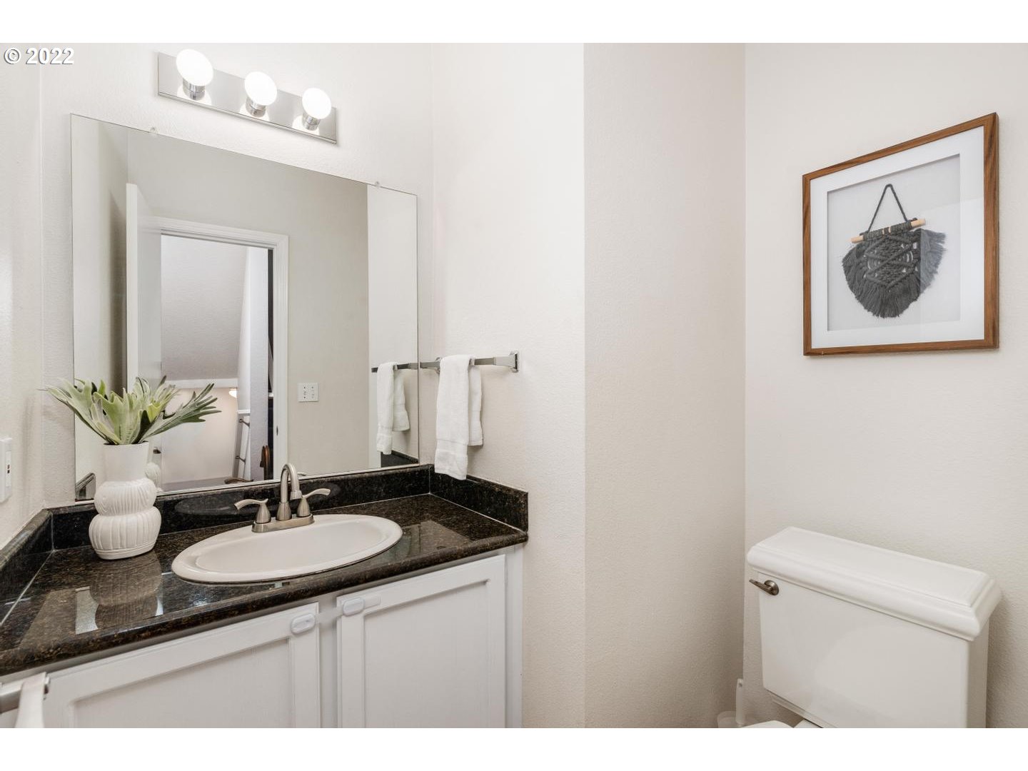 7541 Southwest View Point Terrace Portland, OR 97219 - Photo 12 of 26 Bathroom