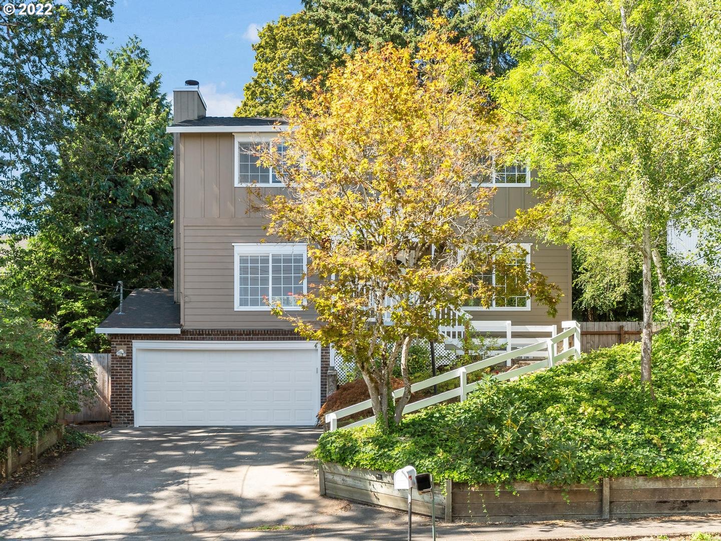 7541 Southwest View Point Terrace Portland, OR 97219 - Photo 2 of 26