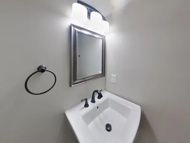 $2,579 | 3105 Georgia Avenue South, St. Louis Park, MN 55426