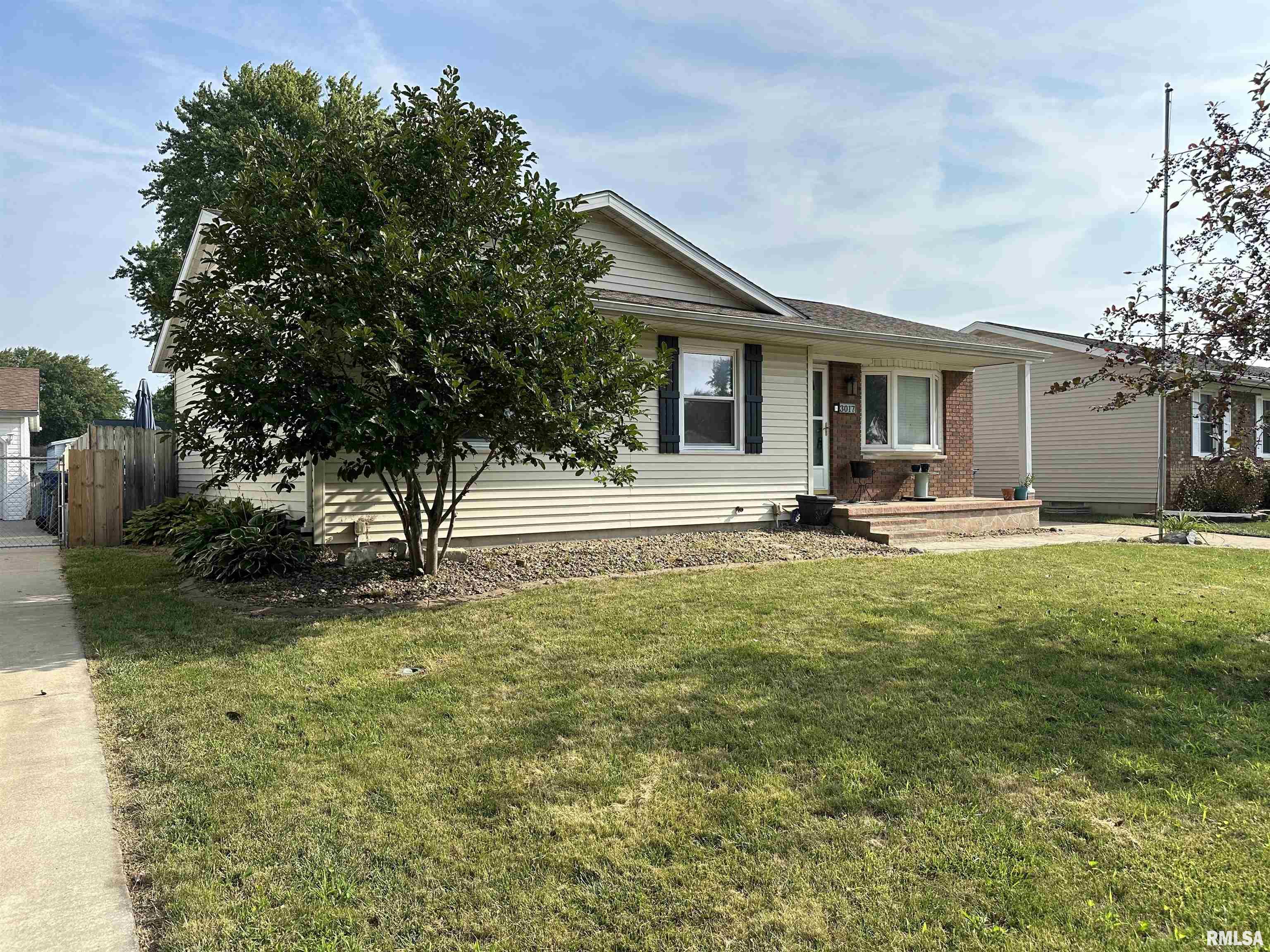 3017 Somerton Road Springfield, IL 62702 - Photo 3 of 8