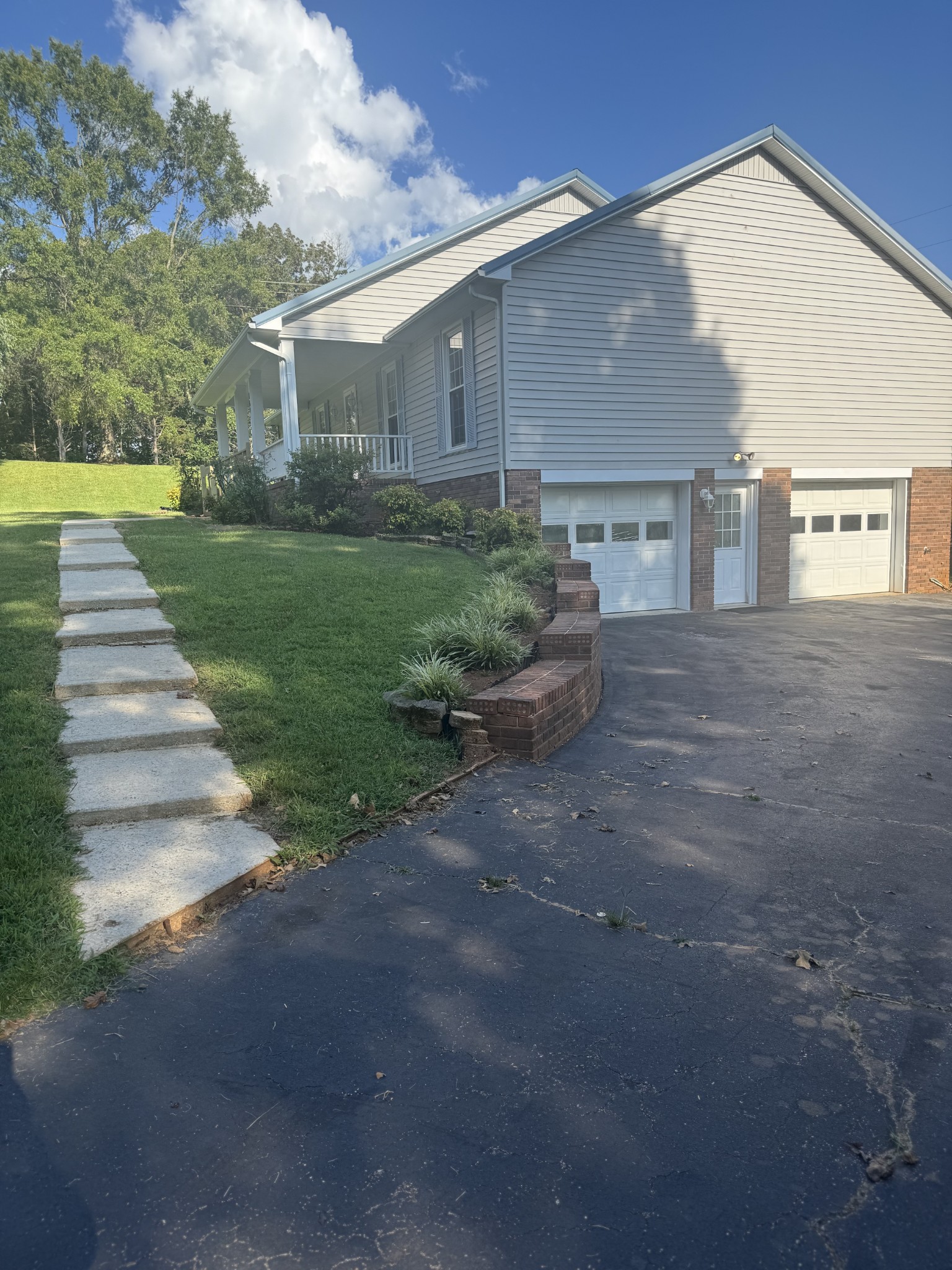 141 Ray Cemetery Road Sparta, TN 38583 - Photo 3 of 34 Gallery Image 3