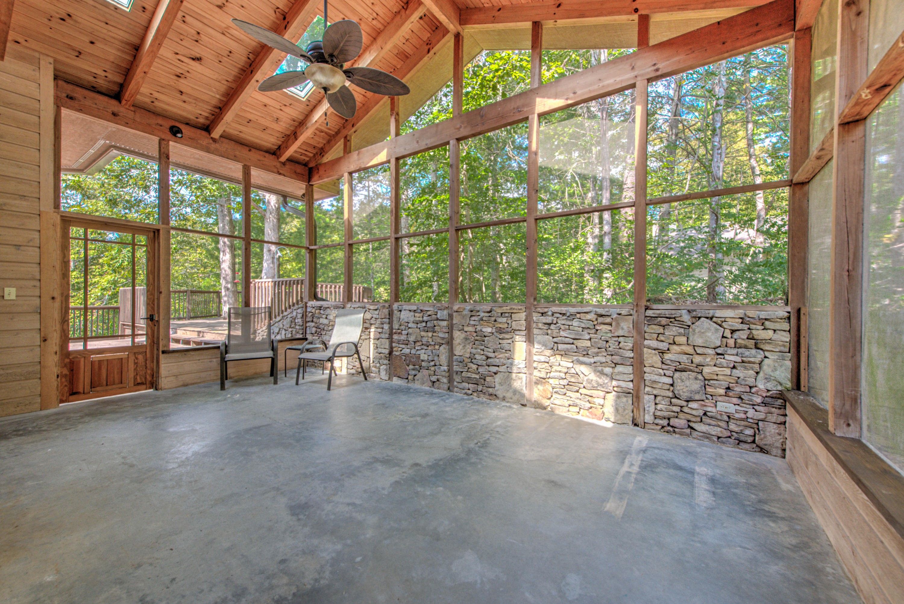 118 Graceland Road Oak Ridge, TN 37830 - Photo 17 of 34 28