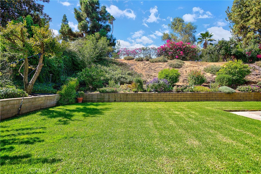 1230 Vía Vallarta Riverside, CA 92506 - Photo 49 of 63 Gallery Image 49
