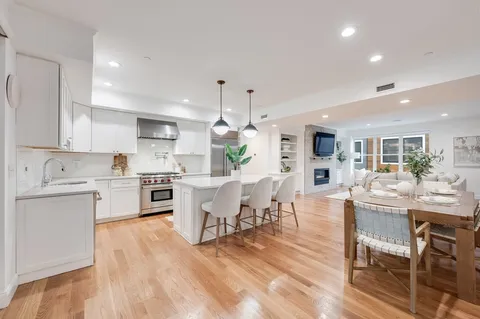 $1,299,000 | 260 Gold Street, Unit 101, Boston, MA 02127