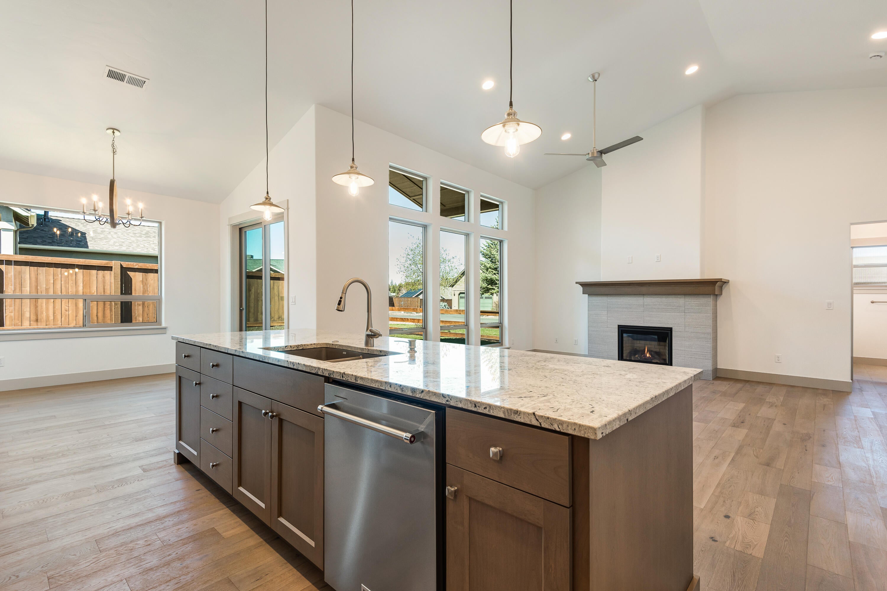 205 Northwest Saddle Ridge Loop Prineville, OR 97754 - Photo 12 of 25 13