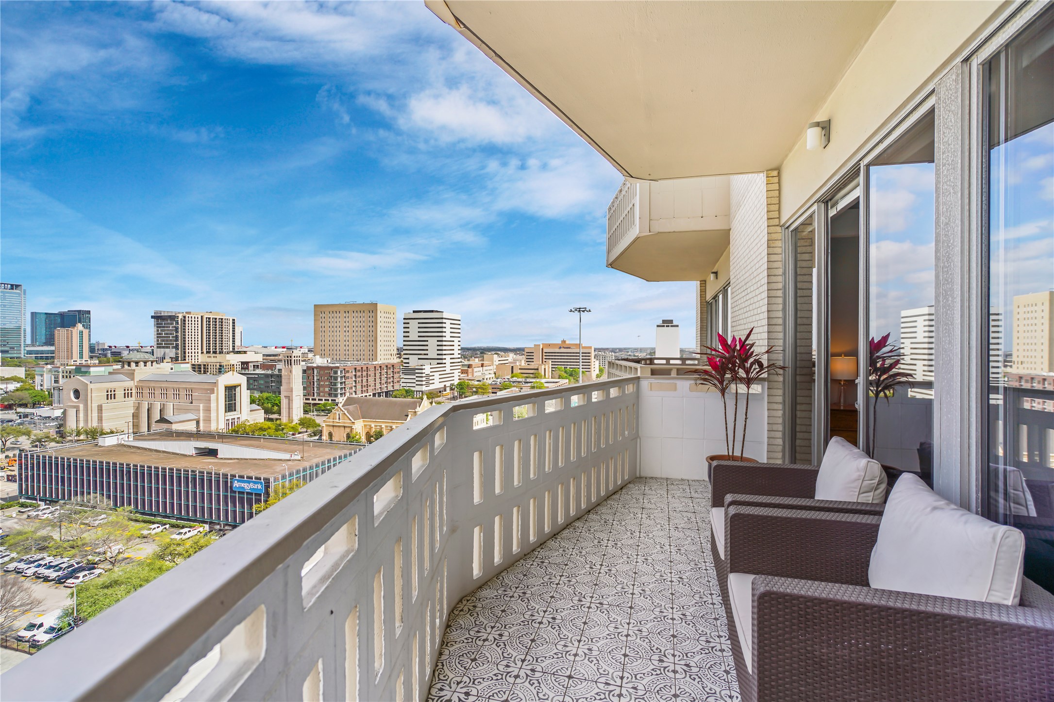 2016 Main Street, Unit 1203 Houston, TX 77002 - Photo 11 of 22 Gallery Image 11