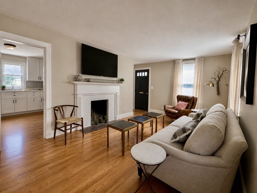 26 Grandview Street Springfield, MA 01118 - Photo 5 of 10