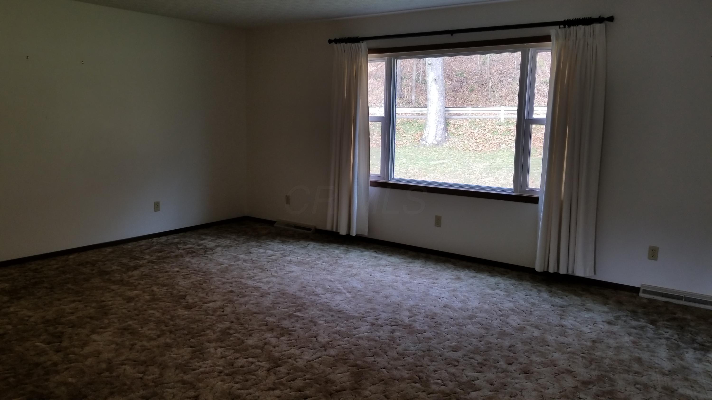 1243 Quarry Road Southeast Lancaster, OH 43130 - Photo 11 of 36 Gallery Image 11