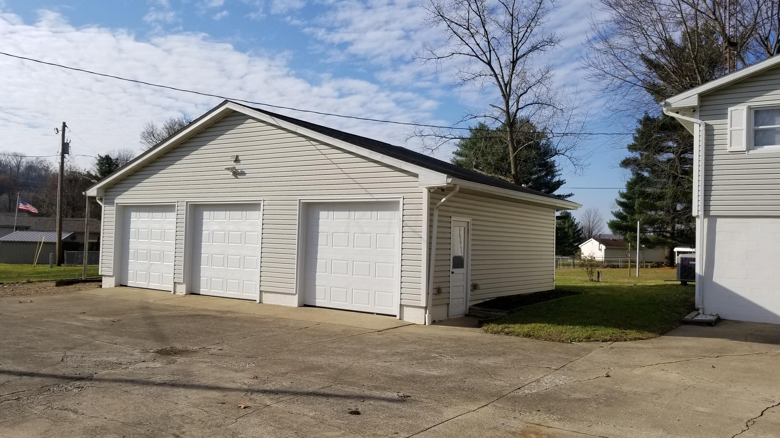 1243 Quarry Road Southeast Lancaster, OH 43130 - Photo 3 of 36 Gallery Image 3