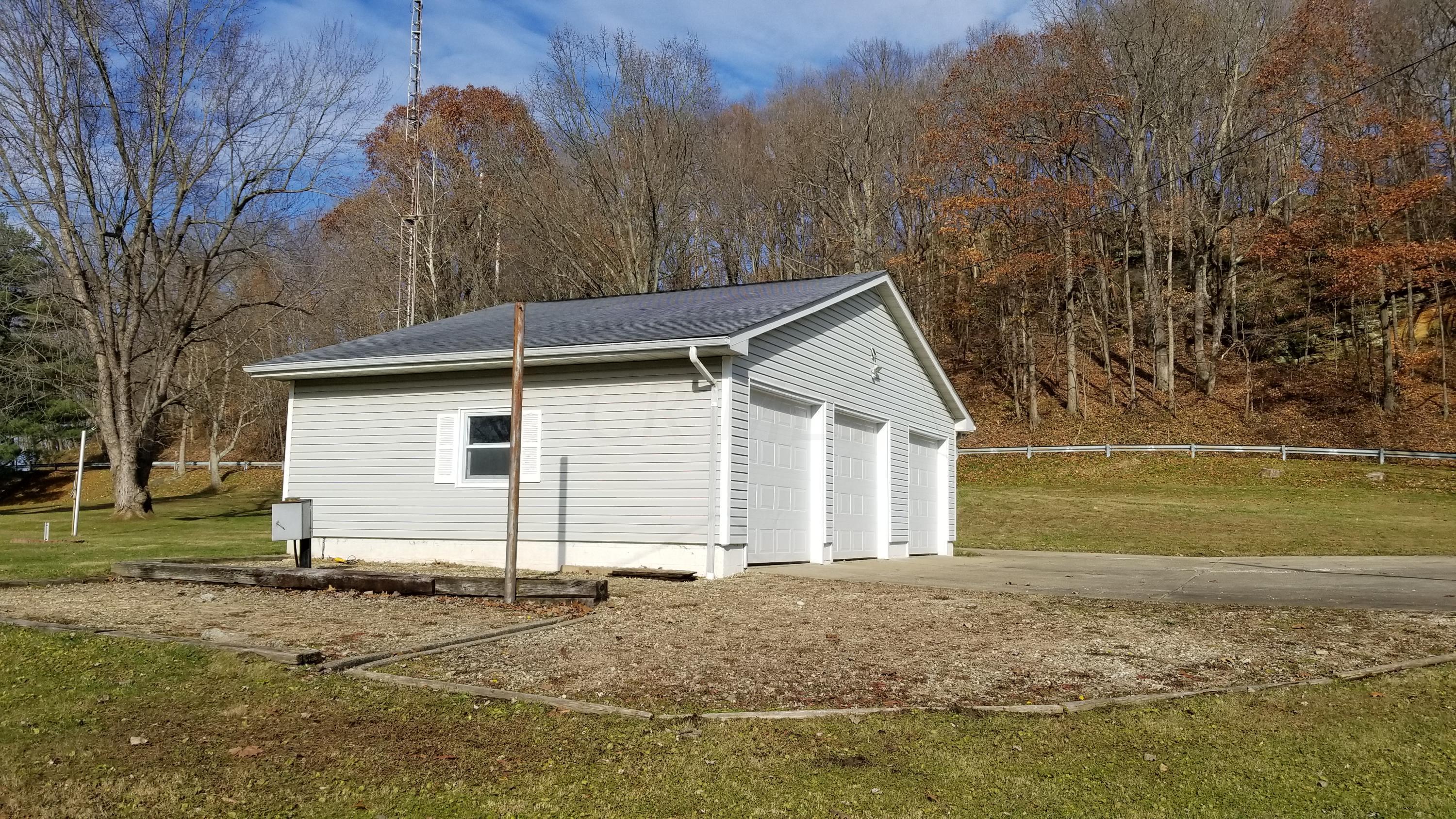 1243 Quarry Road Southeast Lancaster, OH 43130 - Photo 4 of 36 Gallery Image 4