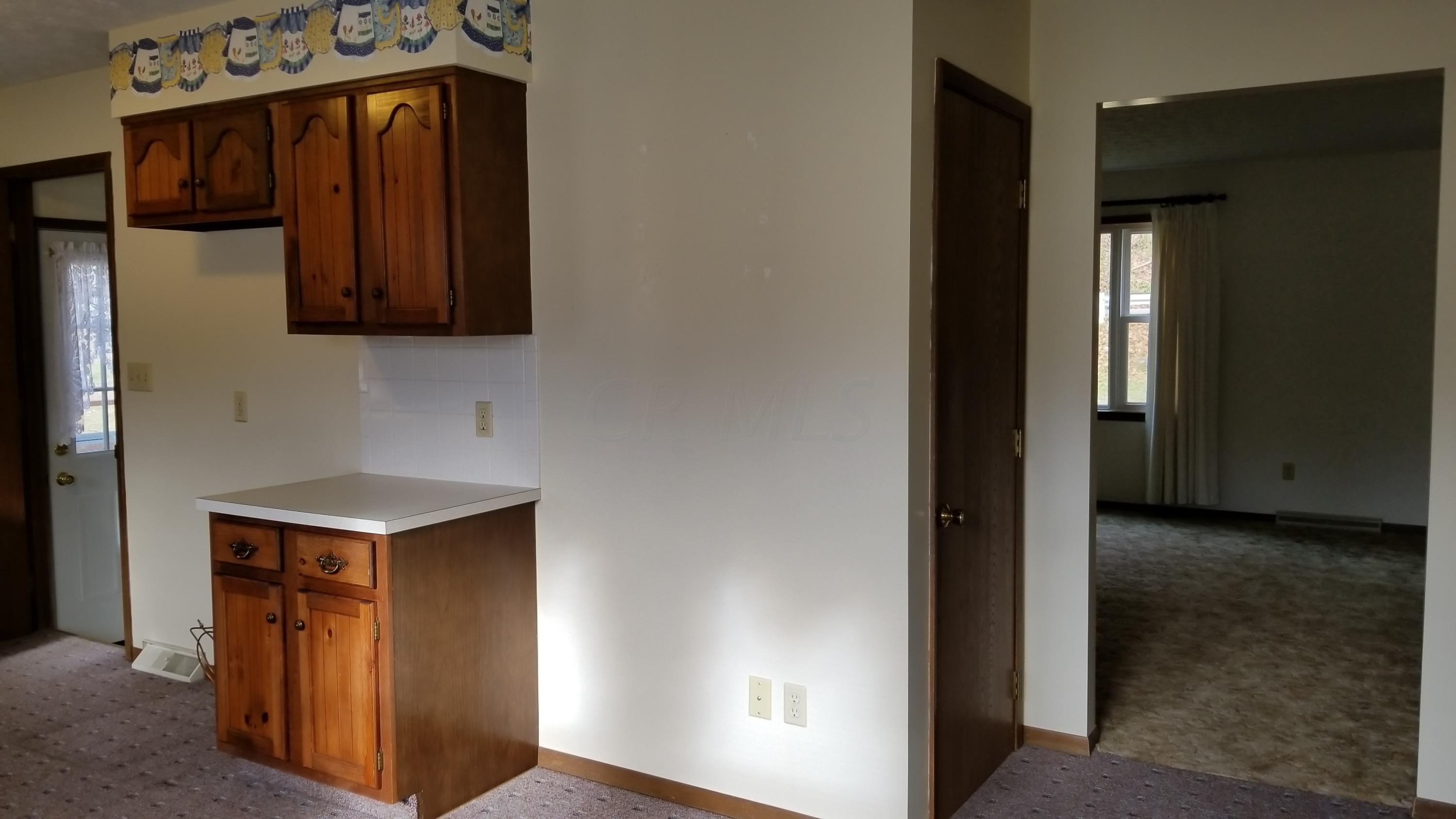 1243 Quarry Road Southeast Lancaster, OH 43130 - Photo 8 of 36 Gallery Image 8