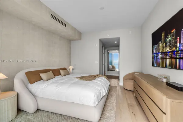 $16,500 | 300 Biscayne Blvd Way, Unit 2605W, Miami, FL 33131