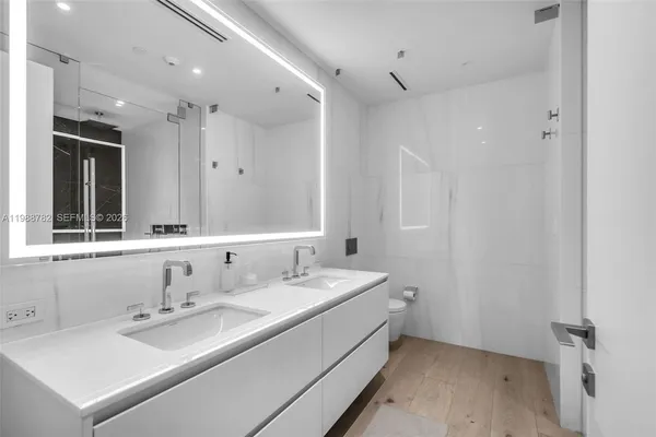 $16,500 | 300 Biscayne Blvd Way, Unit 2605W, Miami, FL 33131