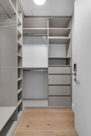 $16,500 | 300 Biscayne Blvd Way, Unit 2605W, Miami, FL 33131