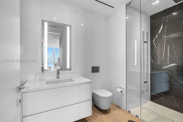 $16,500 | 300 Biscayne Blvd Way, Unit 2605W, Miami, FL 33131