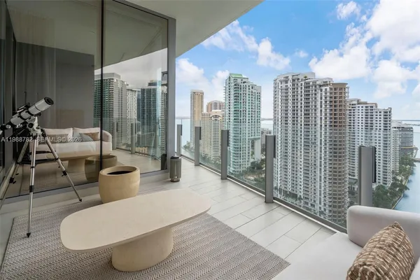 $16,500 | 300 Biscayne Blvd Way, Unit 2605W, Miami, FL 33131