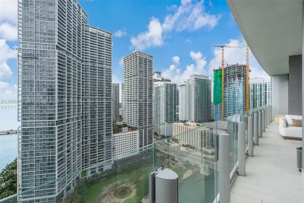 $16,500 | 300 Biscayne Blvd Way, Unit 2605W, Miami, FL 33131