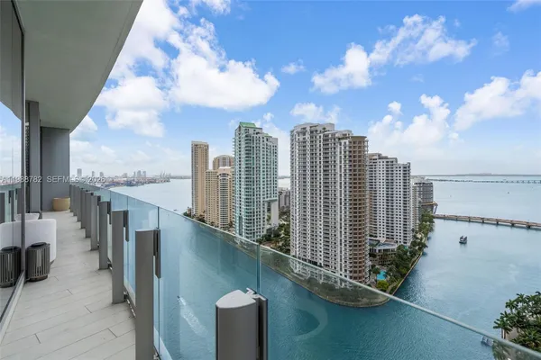 $16,500 | 300 Biscayne Blvd Way, Unit 2605W, Miami, FL 33131