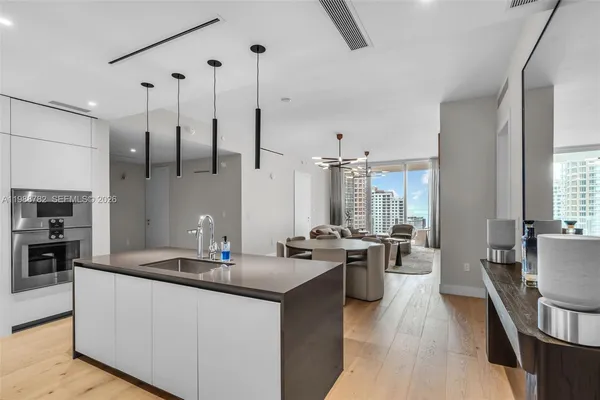 $16,500 | 300 Biscayne Blvd Way, Unit 2605W, Miami, FL 33131