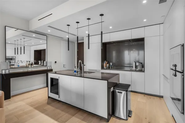 $16,500 | 300 Biscayne Blvd Way, Unit 2605W, Miami, FL 33131