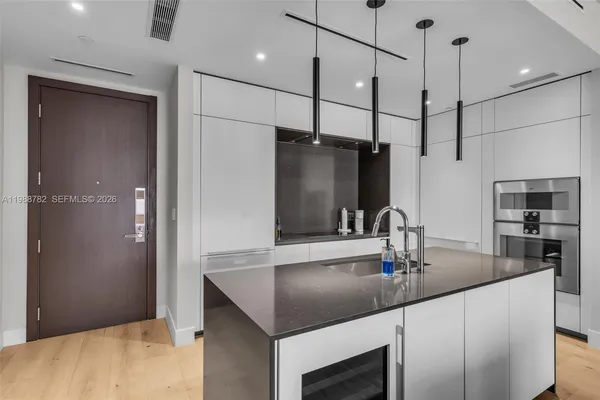 $16,500 | 300 Biscayne Blvd Way, Unit 2605W, Miami, FL 33131