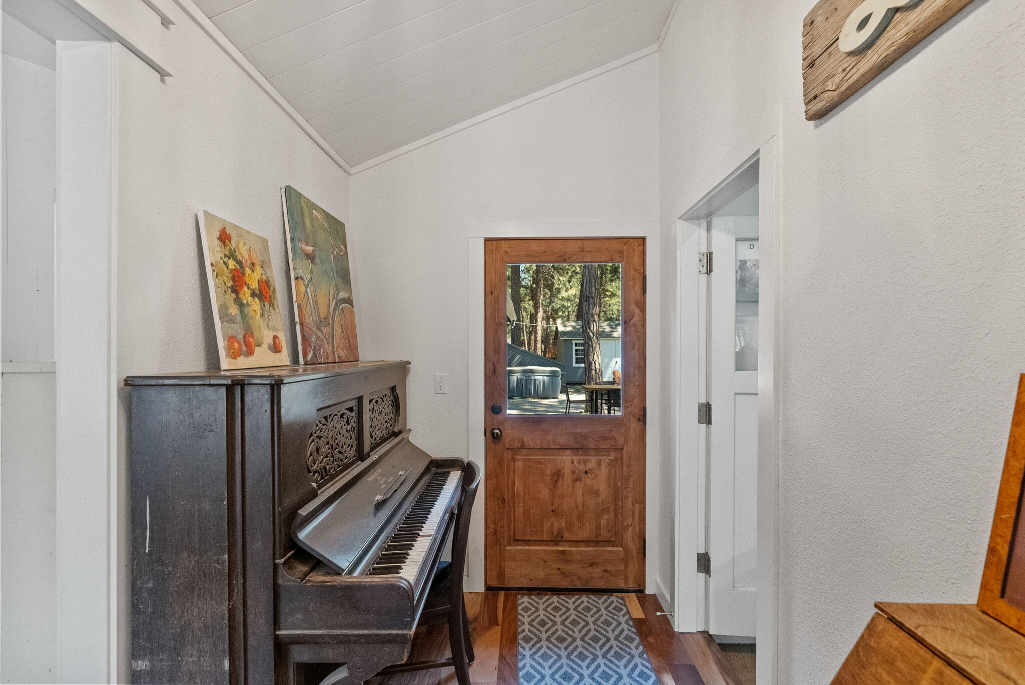 69382 Tollgate Road Sisters, OR 97759 - Photo 23 of 49 53-web-or-mls-Riley Visuals -53