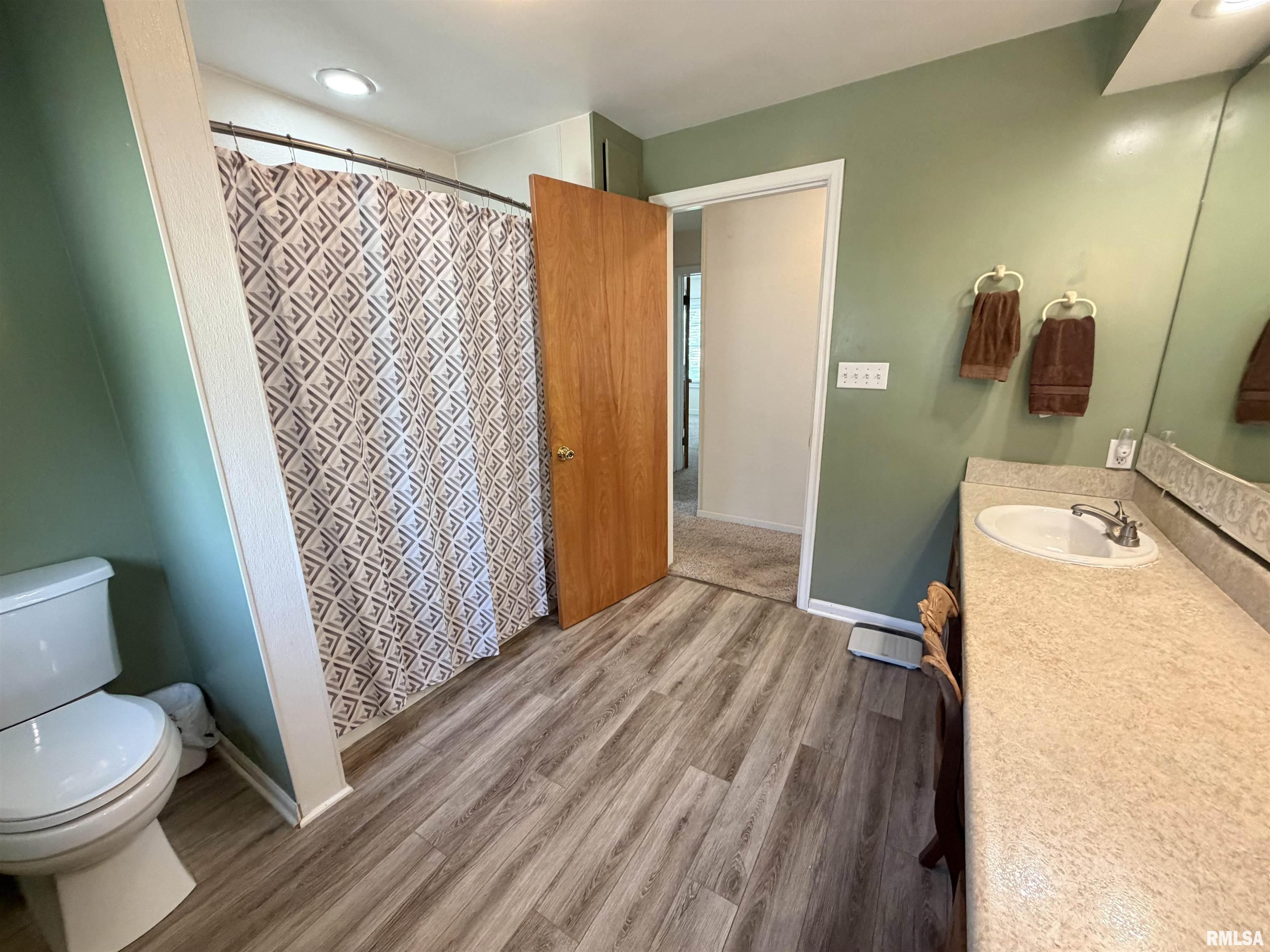 1797 South Lake Storey Road Galesburg, IL 61401 - Photo 13 of 33