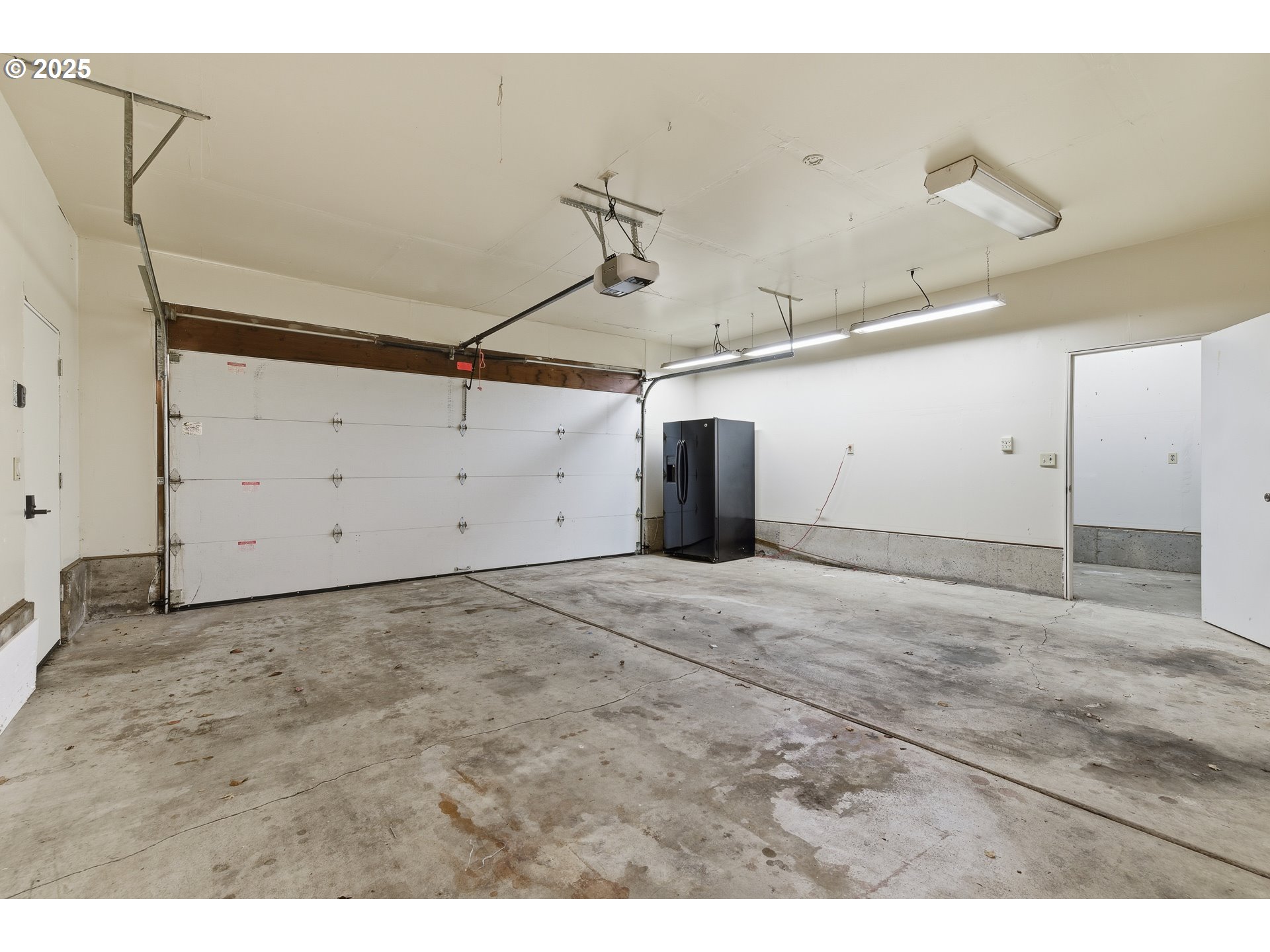 32465 Southwest Lake Point Court Wilsonville, OR 97070 - Photo 33 of 40