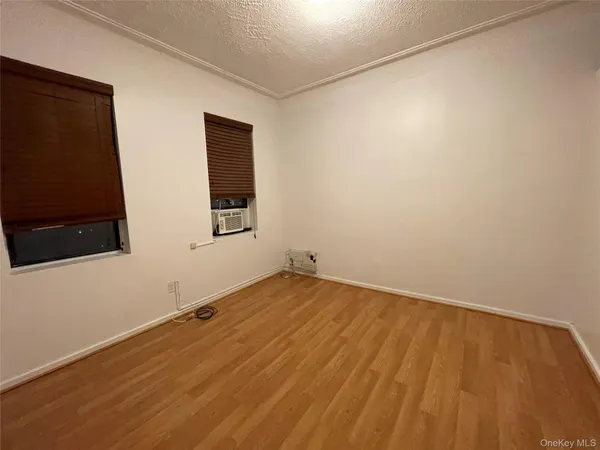 $2,500 | 90 Main Street, Unit 3R, Mineola, NY 11501