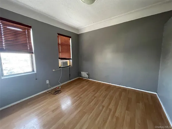 $2,500 | 90 Main Street, Unit 3R, Mineola, NY 11501