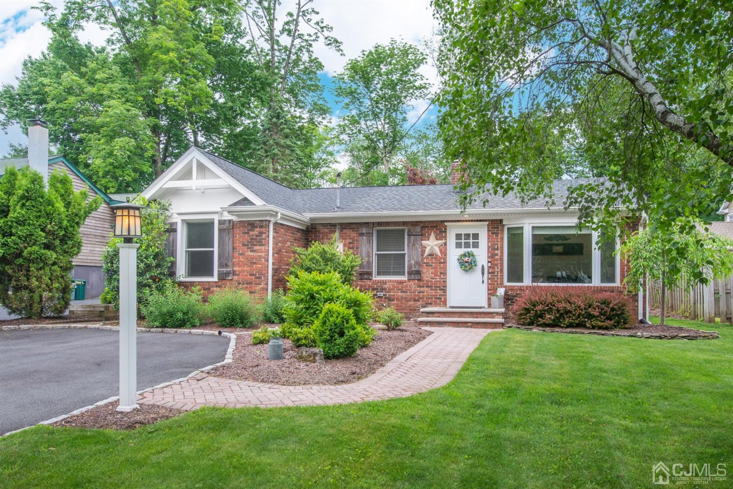 33 Rapalyea Road Hopatcong, NJ 07843 - Photo 1 of 20