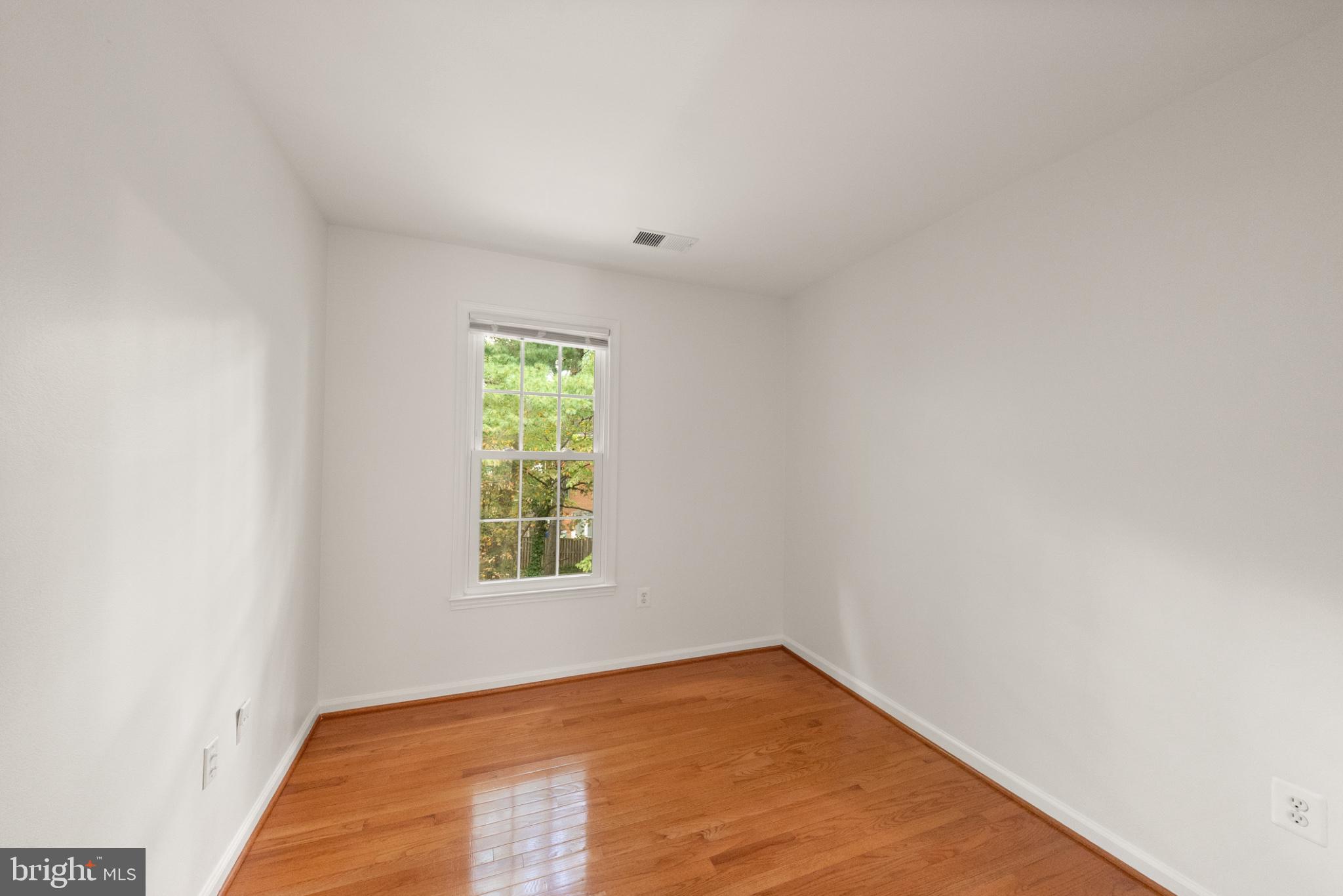 2311 Harleyford Court Reston, VA 20191 - Photo 26 of 46 Bedroom 3