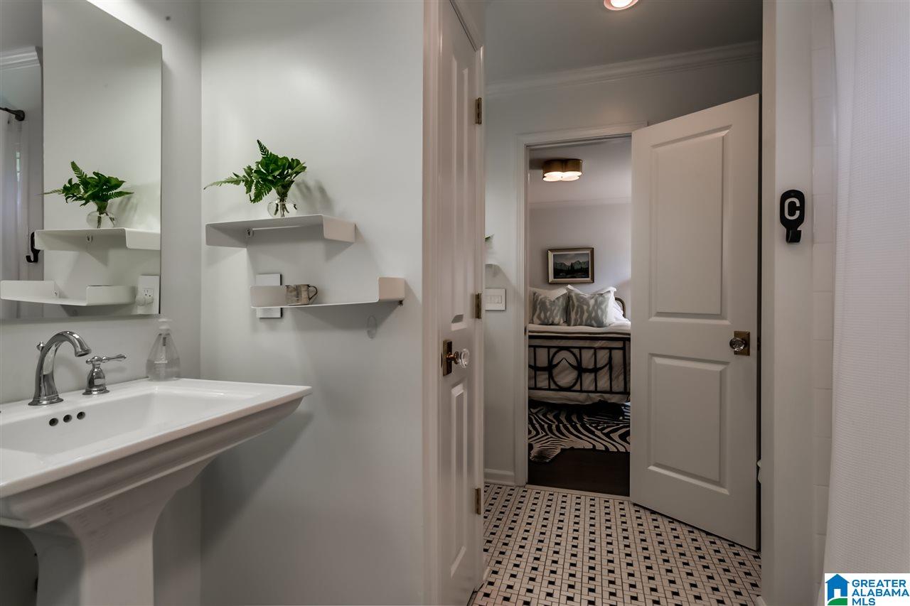 1509 Primrose Place Birmingham, AL 35209 - Photo 35 of 49