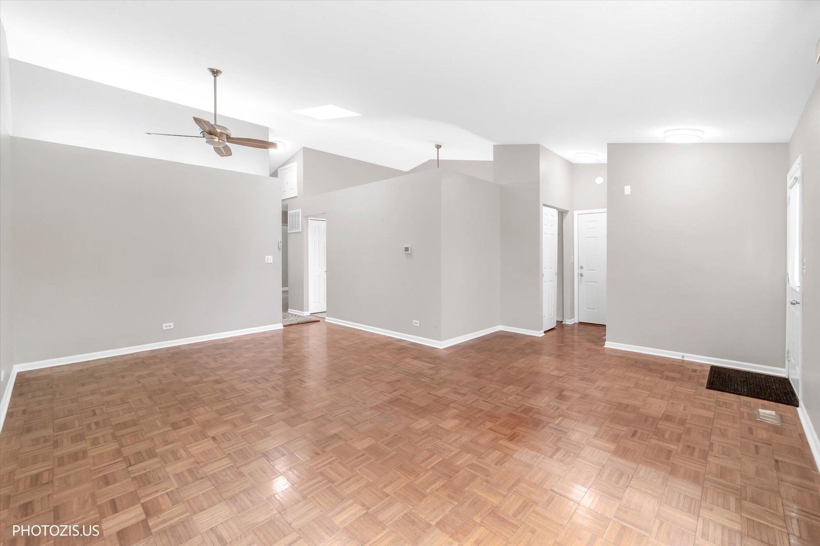 74 Bedford Road Mundelein, IL 60060 - Photo 4 of 31