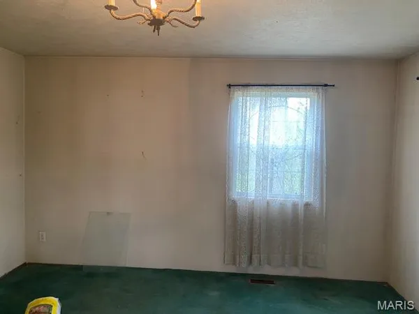 $90,000 | 285 West 2nd Street, Oakdale, IL 62268