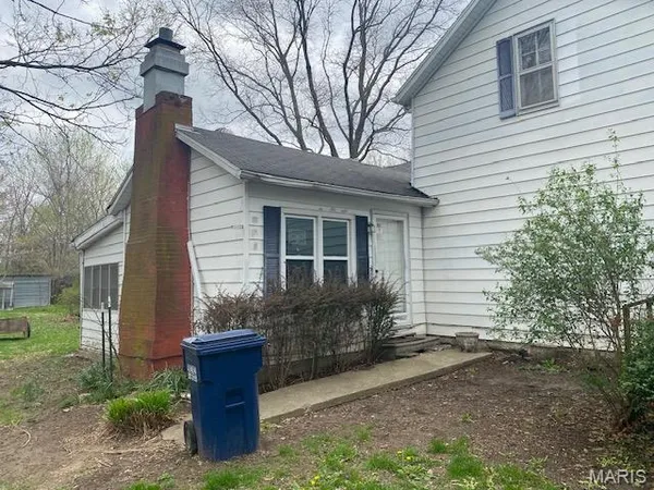 $90,000 | 285 West 2nd Street, Oakdale, IL 62268
