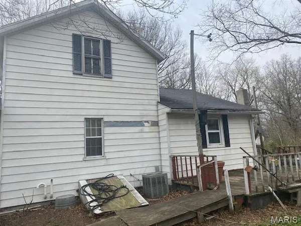 $90,000 | 285 West 2nd Street, Oakdale, IL 62268
