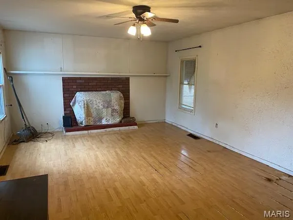 $90,000 | 285 West 2nd Street, Oakdale, IL 62268