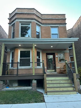 $2,800 | 2520 North Talman Avenue, Unit 1, Chicago, IL 60647