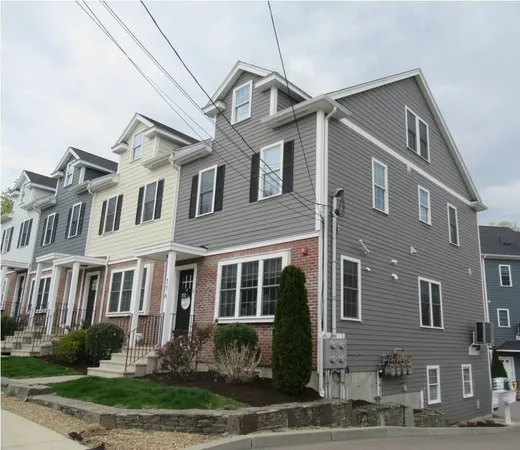 $3,600 | 176 Main Street, Unit 1, Medway, MA 02053