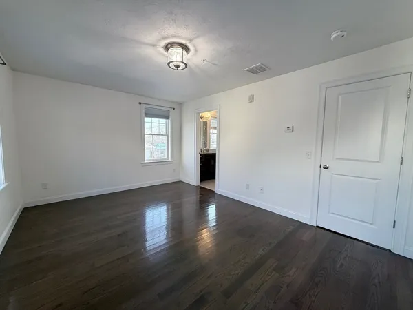 $3,600 | 176 Main Street, Unit 1, Medway, MA 02053