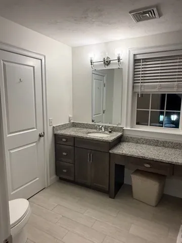 $3,900 | 176 Main Street, Unit 1, Medway, MA 02053