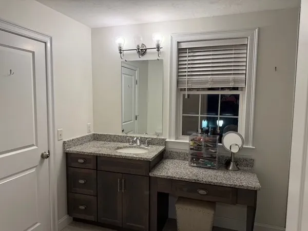 $3,600 | 176 Main Street, Unit 1, Medway, MA 02053