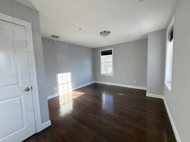 $3,900 | 176 Main Street, Unit 1, Medway, MA 02053