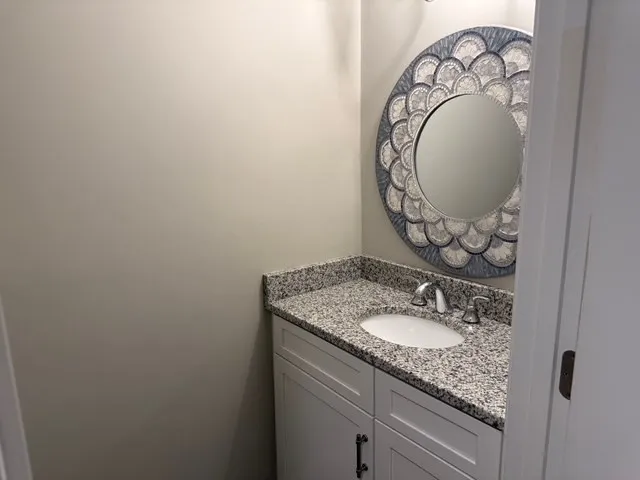 $3,900 | 176 Main Street, Unit 1, Medway, MA 02053