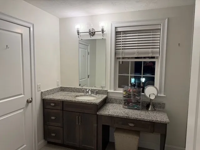 $3,900 | 176 Main Street, Unit 1, Medway, MA 02053