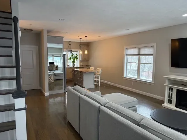 $3,900 | 176 Main Street, Unit 1, Medway, MA 02053