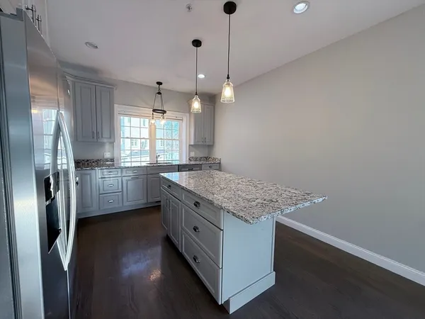 $3,600 | 176 Main Street, Unit 1, Medway, MA 02053